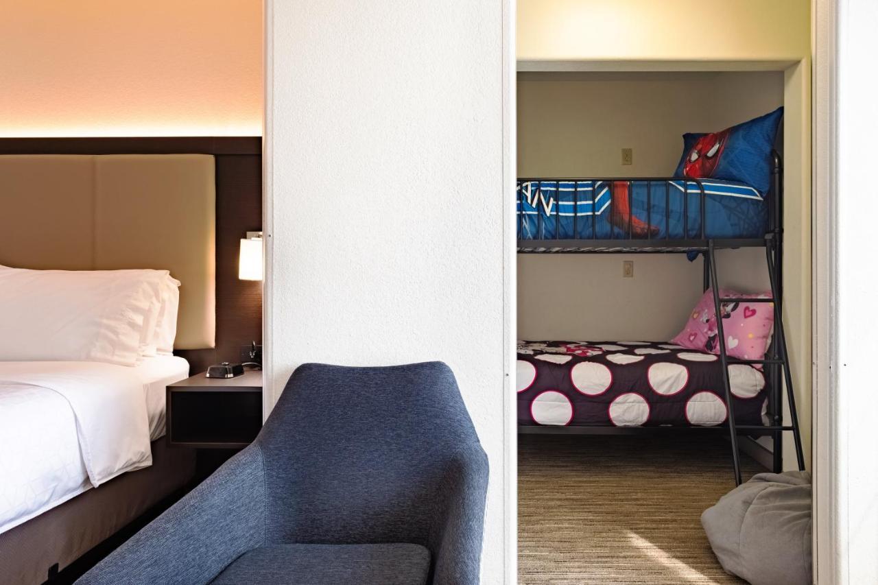 Holiday Inn Express Hotel & Suites Evanston By Ihg Esterno foto