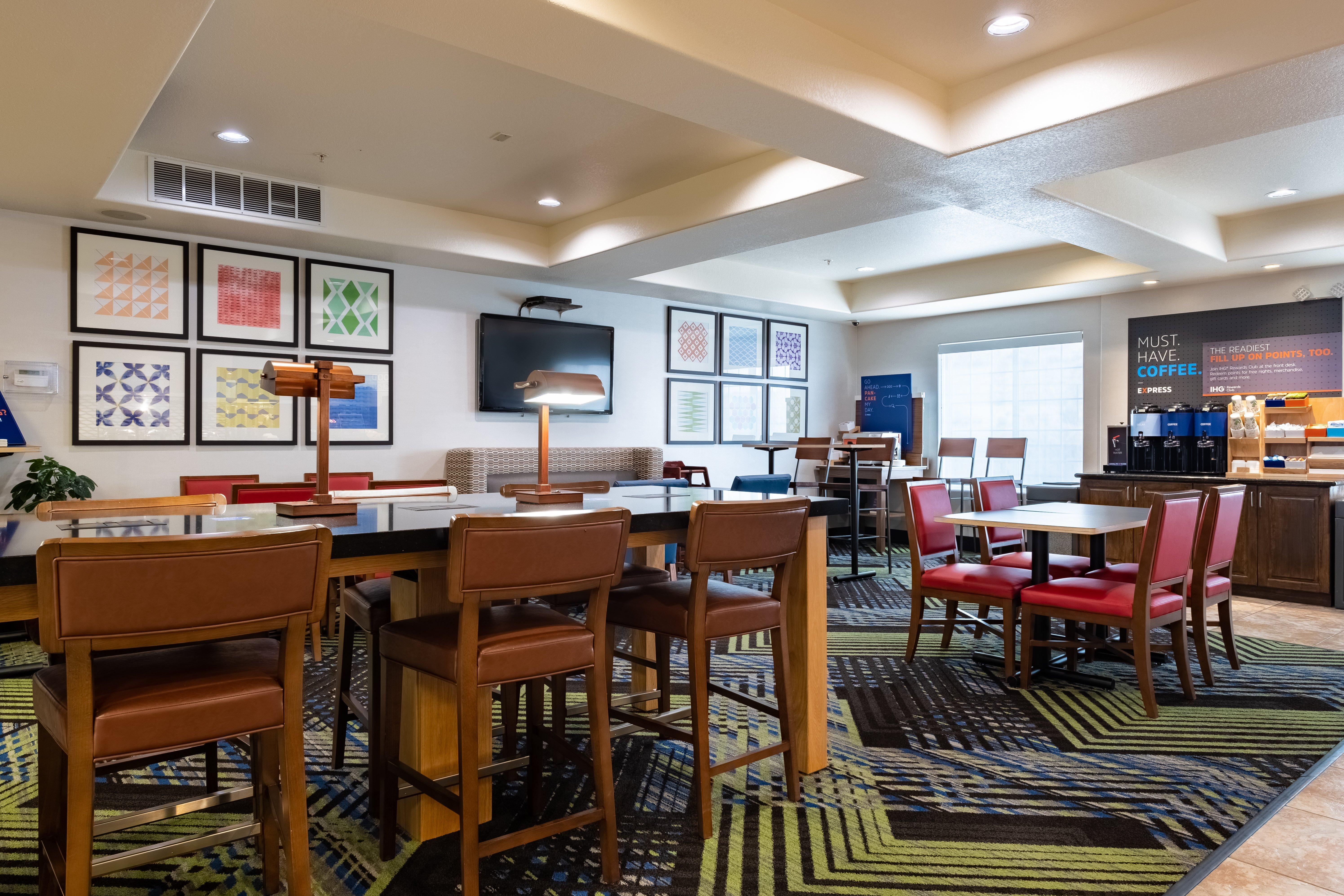 Holiday Inn Express Hotel & Suites Evanston By Ihg Esterno foto