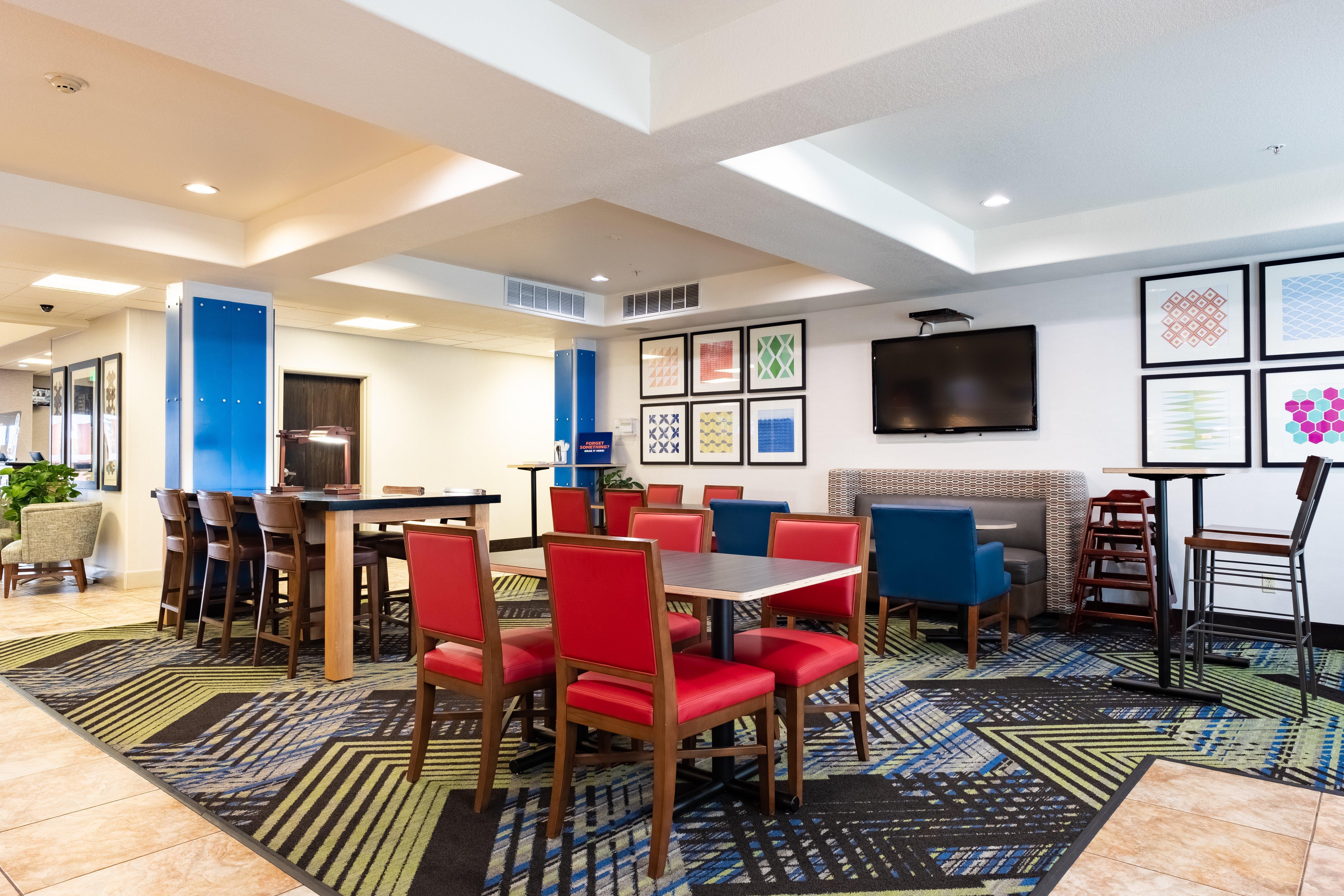 Holiday Inn Express Hotel & Suites Evanston By Ihg Esterno foto